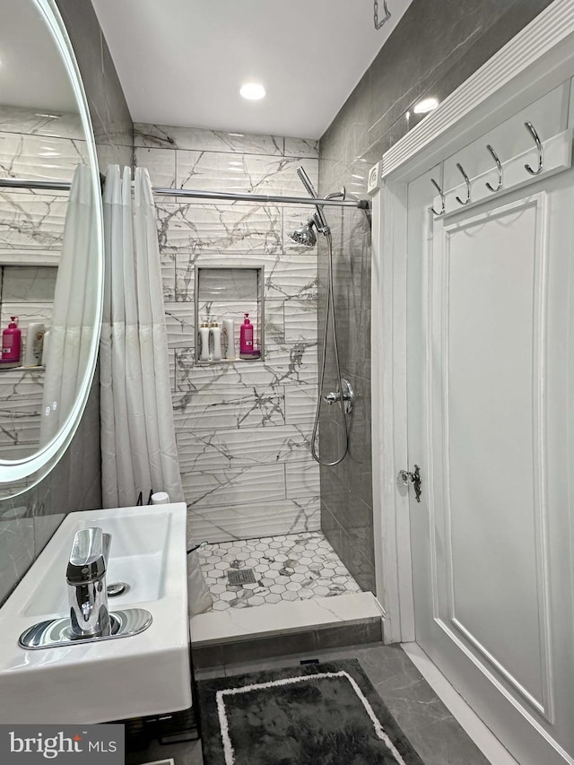 bathroom featuring a shower with curtain