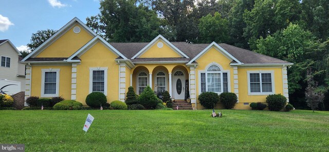 view of front of property with a front yard