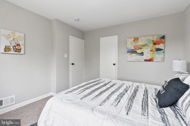 bedroom featuring carpet flooring