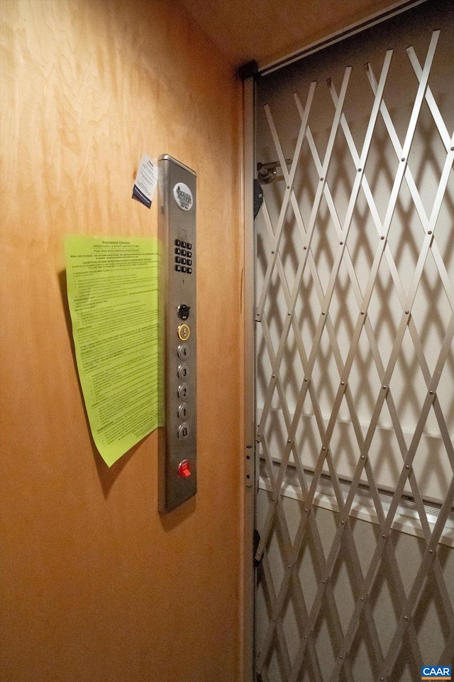 room details with elevator