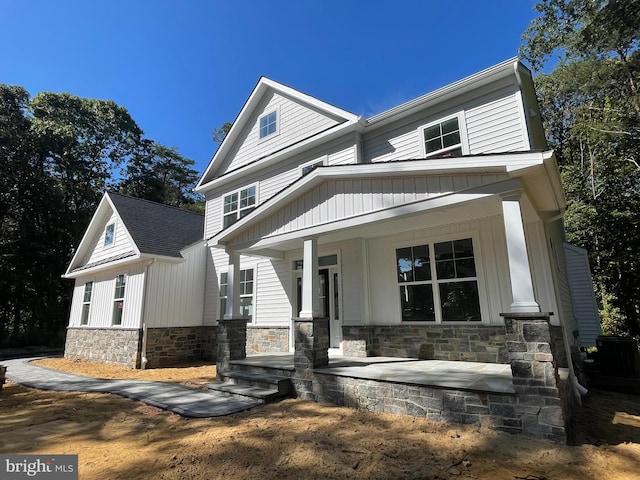 craftsman house with a porch