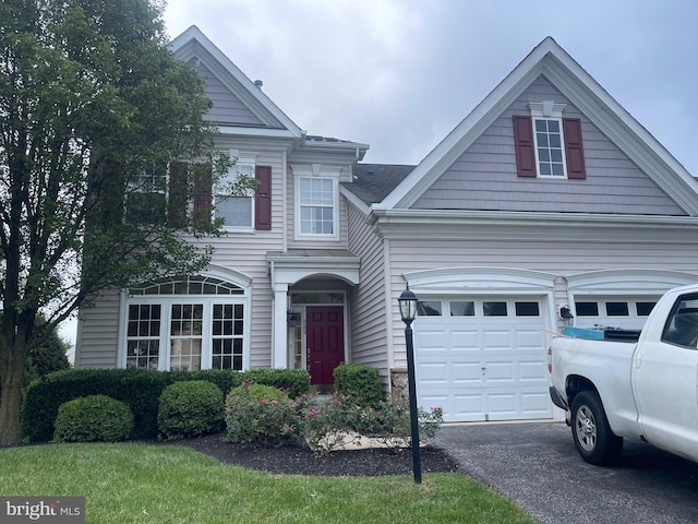 view of front facade featuring a garage