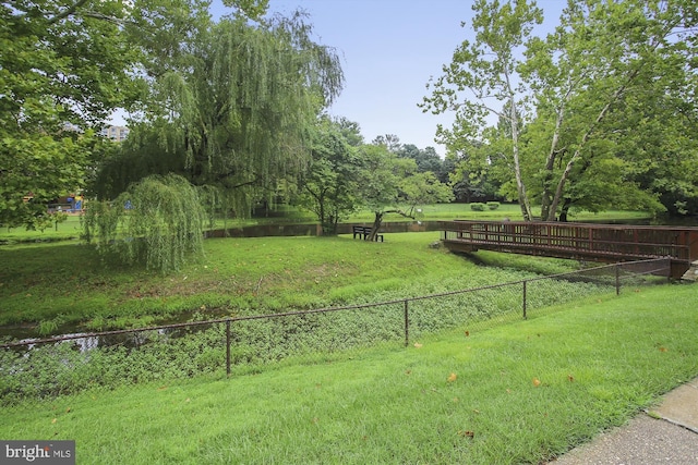 view of yard featuring a water view