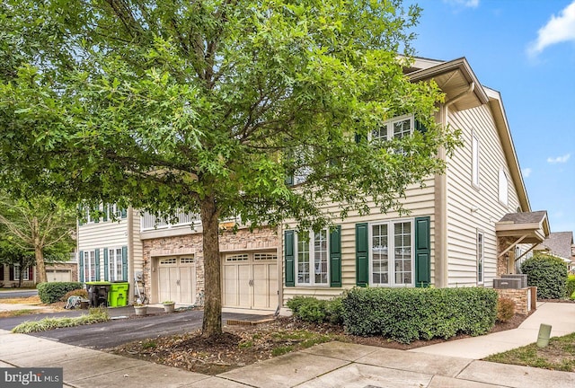 view of front of house featuring a garage