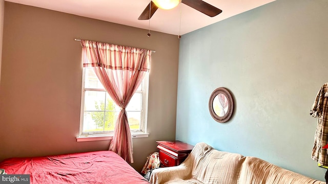 bedroom featuring ceiling fan