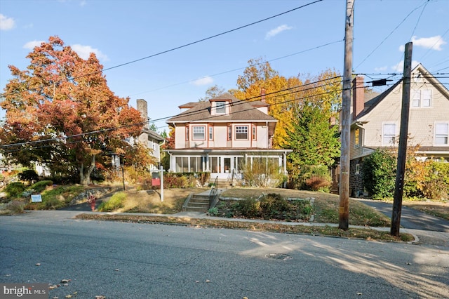 view of front of house with covered porch