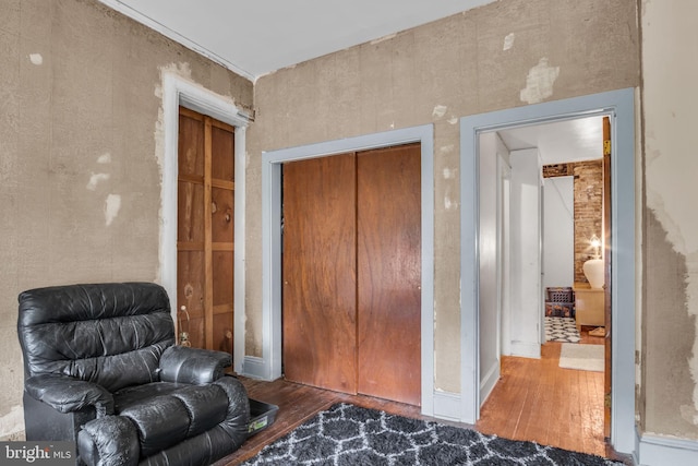 living area with wood-type flooring