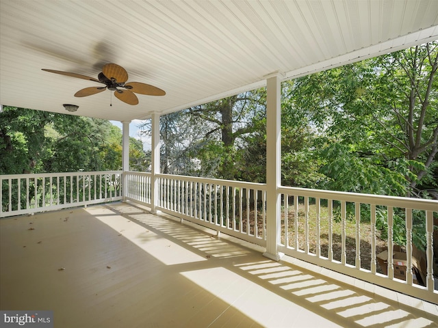 deck with ceiling fan