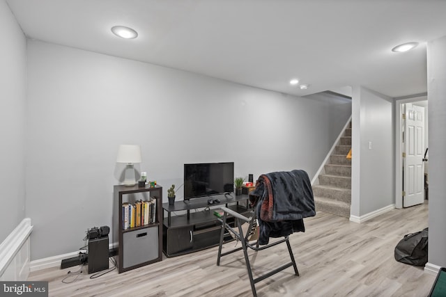 office area with light hardwood / wood-style flooring