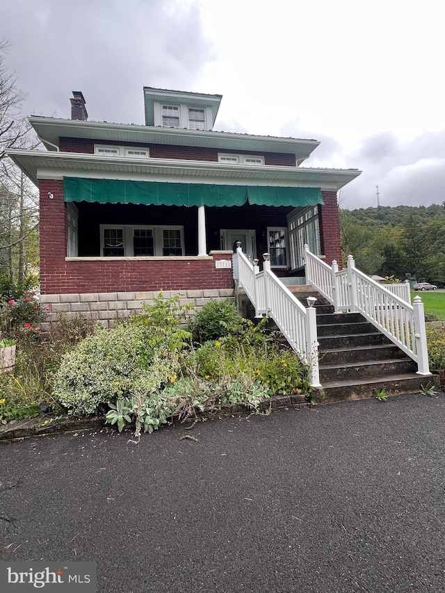 view of front of home featuring a porch