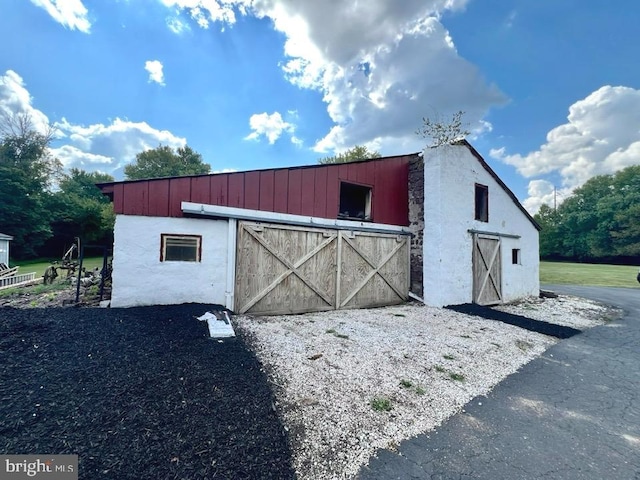 view of outdoor structure