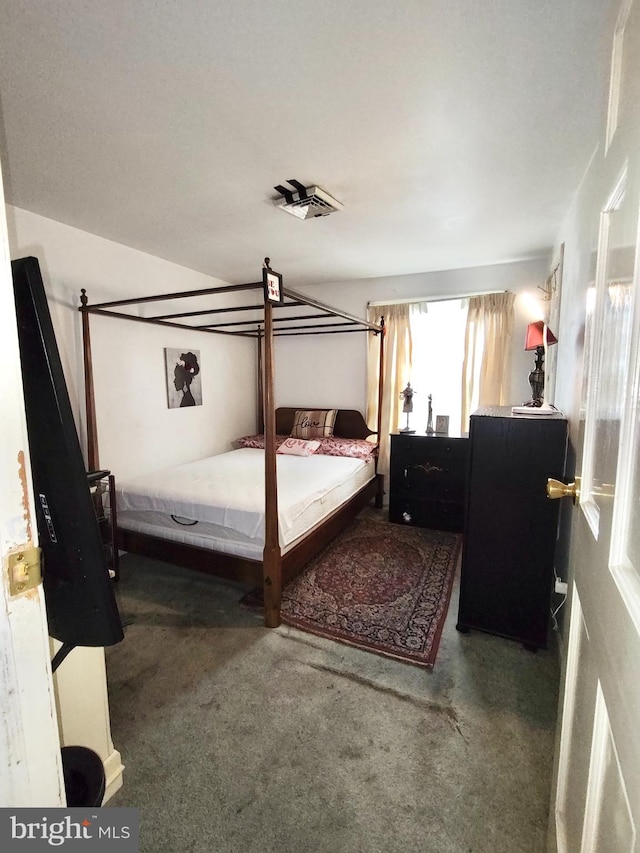 bedroom with carpet flooring