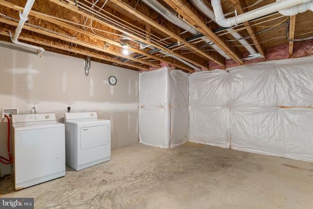 basement featuring washer and dryer