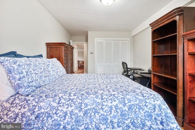 bedroom with a closet