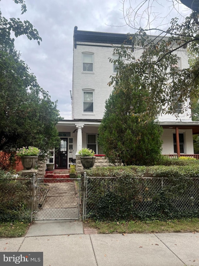 view of front facade featuring covered porch