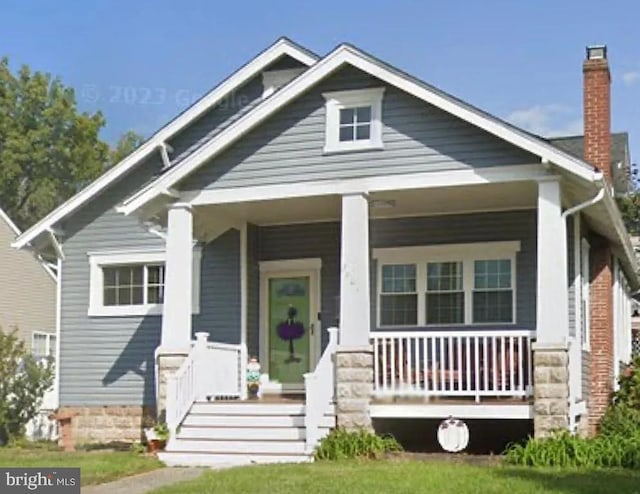 view of front of property with covered porch