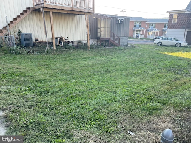 view of yard with cooling unit