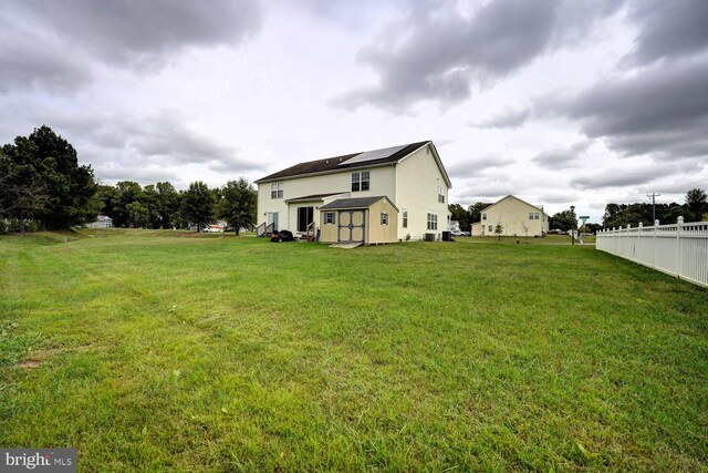 13 Kennison Ln, Dover, DE 19901 - view of yard with a shed, an outdoor structure, and fence