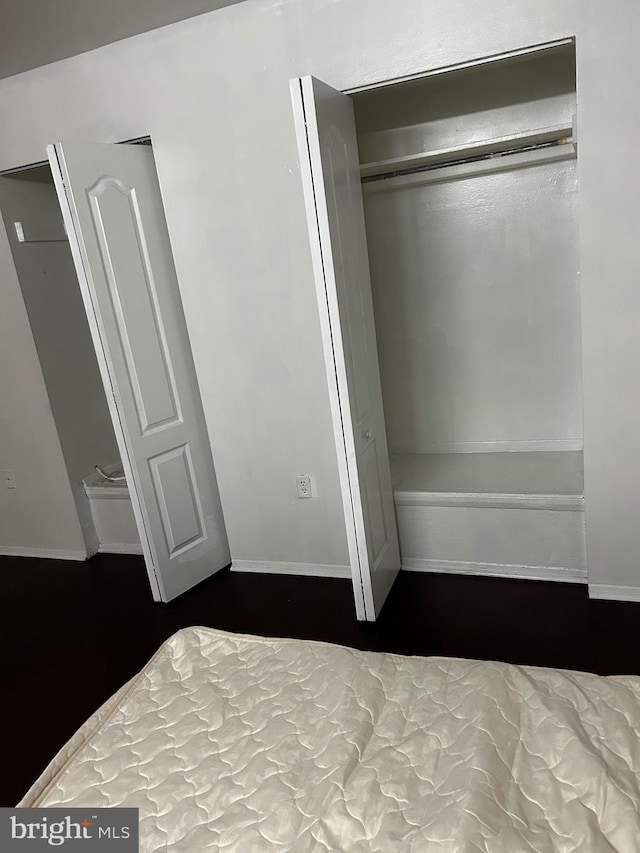 unfurnished bedroom featuring a closet