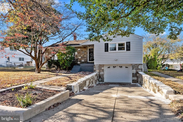 view of front of house featuring a garage