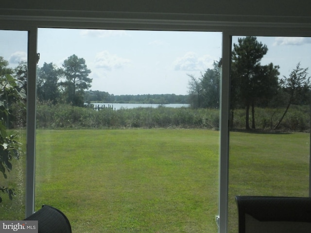 view of yard featuring a water view