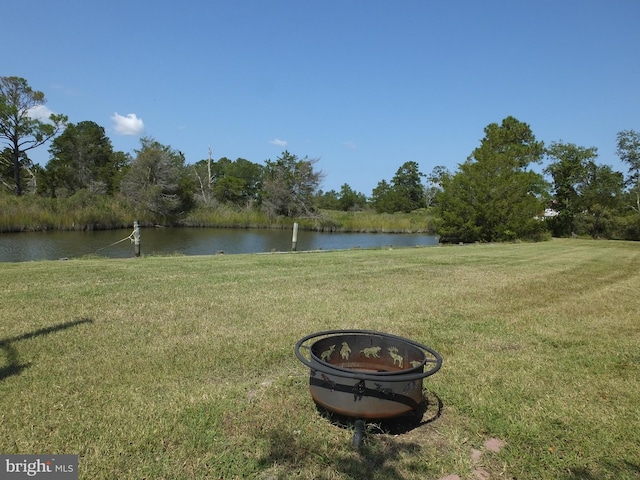 view of yard with a water view