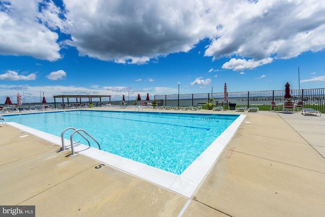 view of swimming pool