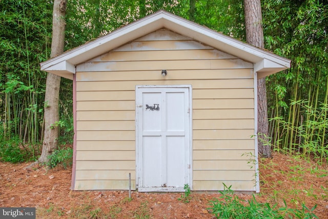 view of outdoor structure