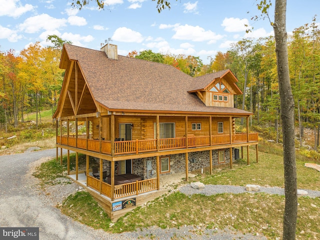 cabin with a balcony