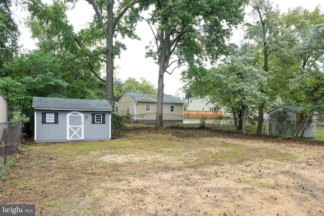 view of yard with a shed