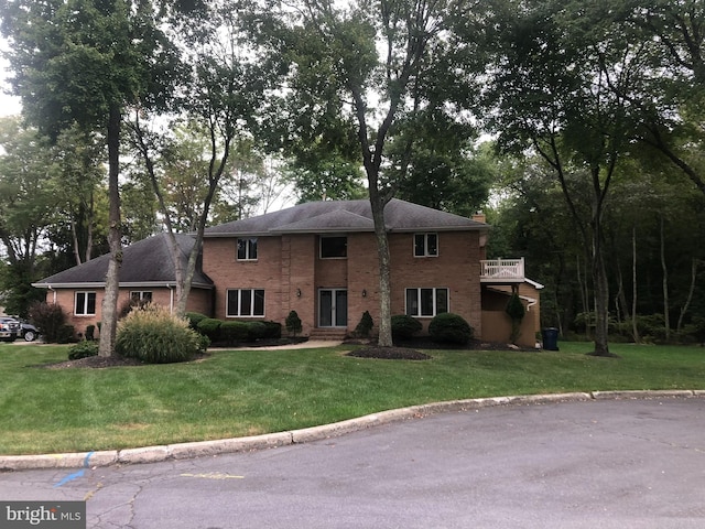 view of front of house with a front yard