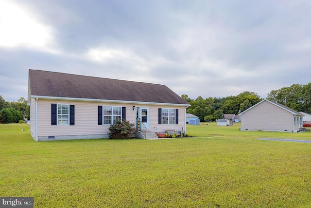 view of front of property featuring a front lawn