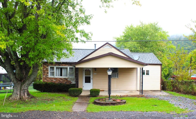 view of front of house featuring a porch