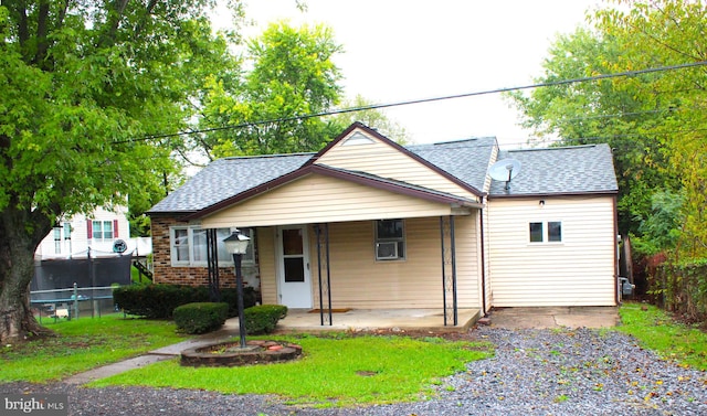 view of front of property with covered porch