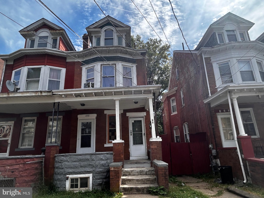 view of front of home featuring covered porch