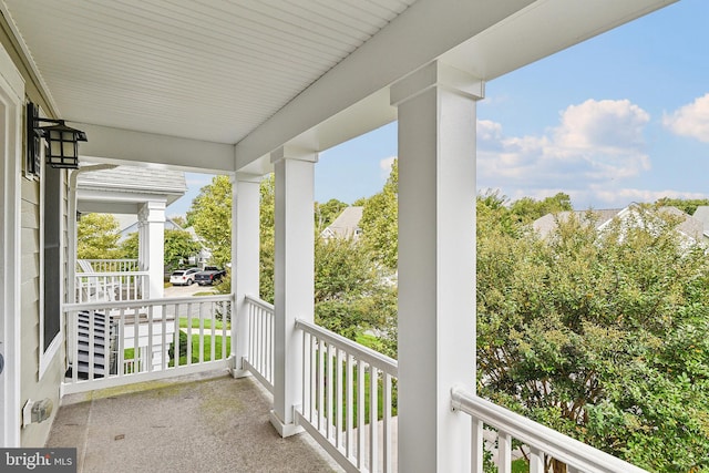 balcony featuring covered porch