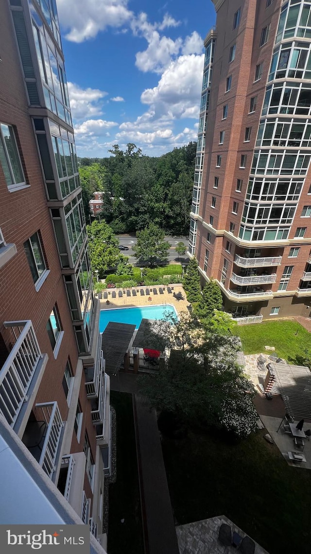 view of swimming pool