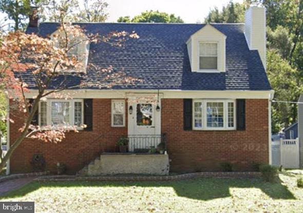 view of front facade with a front yard