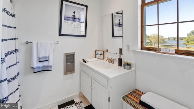 bathroom with vanity