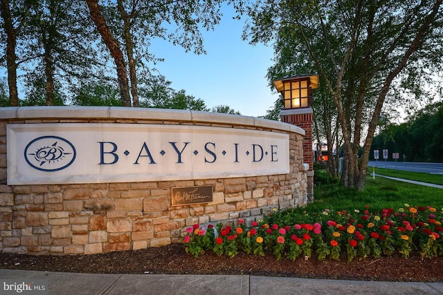 view of community / neighborhood sign