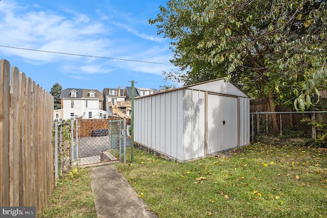 view of outdoor structure featuring a yard