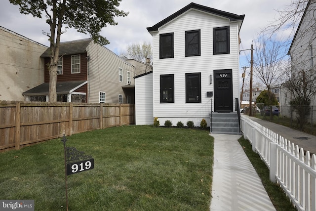 exterior space featuring a front yard