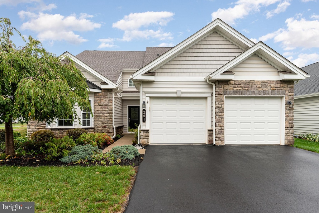 view of front facade with a garage