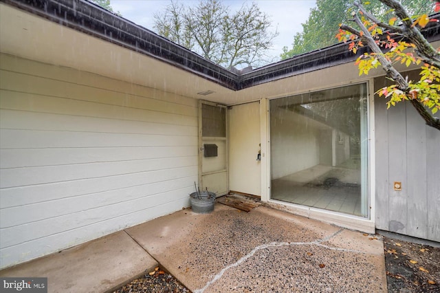 view of entrance to property