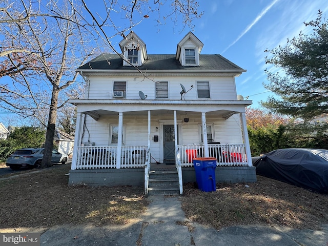 view of front of property featuring a porch