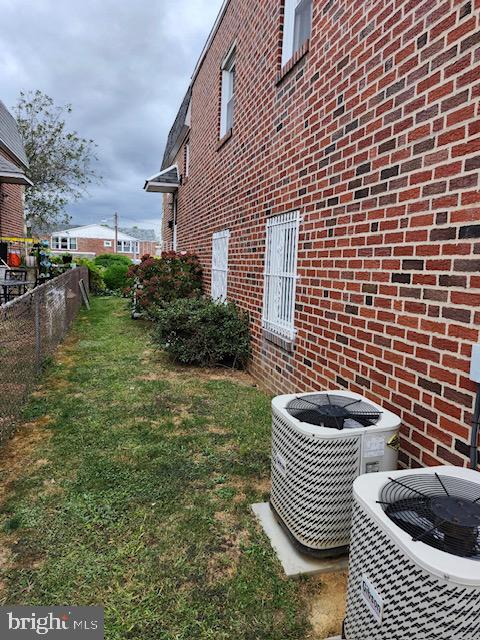 view of yard with cooling unit