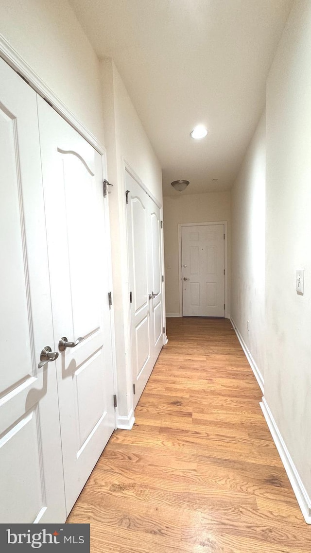 423 Carson Ter, Huntingdon Valley, PA 19006 - hallway featuring light wood-type flooring, baseboards, and recessed lighting