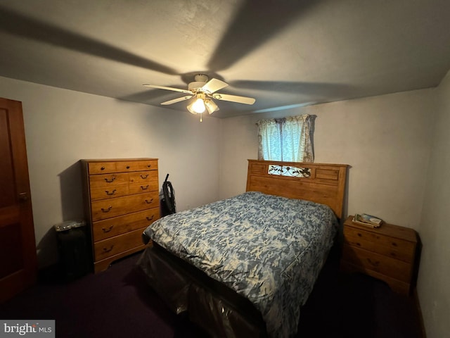 bedroom with ceiling fan