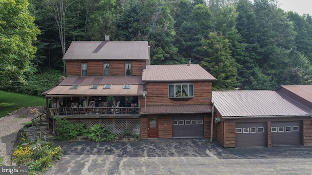 view of front of property featuring a garage