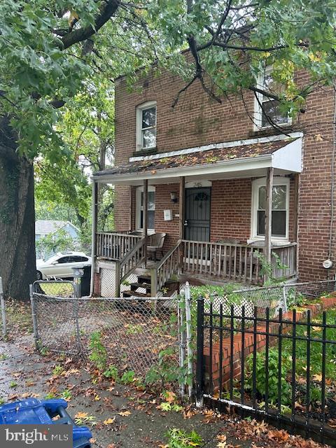 view of front facade with a porch